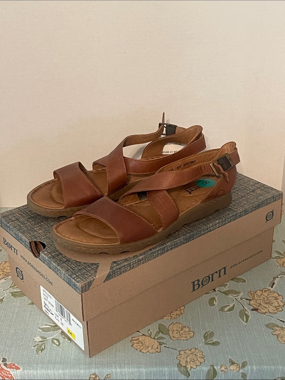 NWT Born Kailee Light Brown Leather Strappy Slingback Sandals